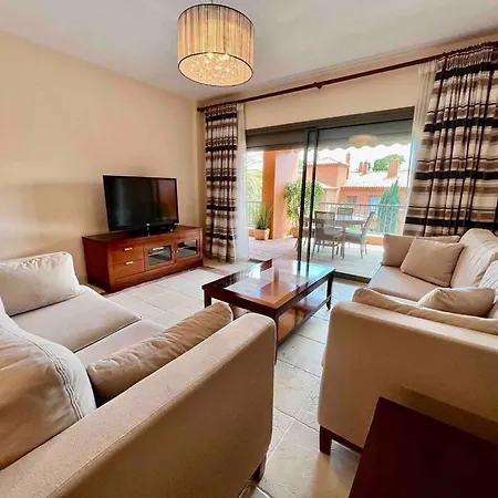 3 Bedroom In A Gorgeous Complex Διαμέρισμα Εστεπόνα