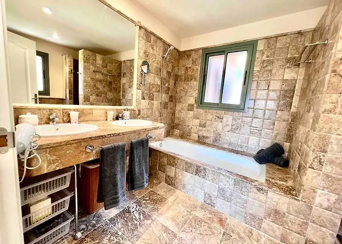 3 Bedroom In A Gorgeous Complex