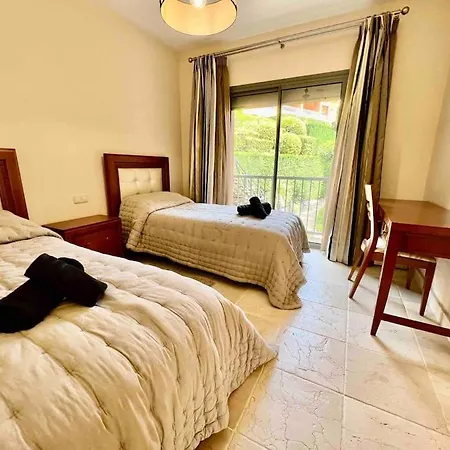 3 Bedroom In A Gorgeous Complex *