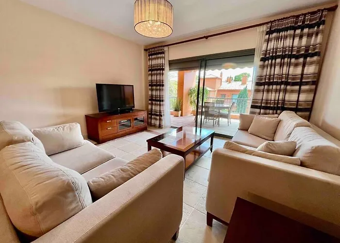 3 Bedroom In A Gorgeous Complex Appartamento Estepona