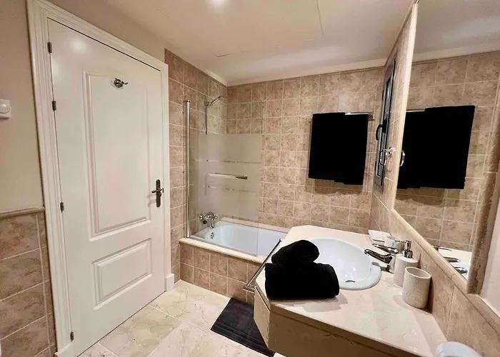 3 Bedroom In A Gorgeous Complex Appartamento