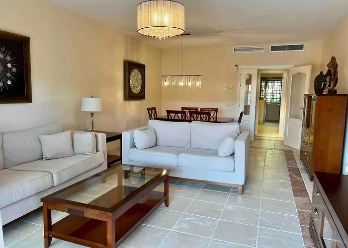 3 Bedroom In A Gorgeous Complex إِستيبونا